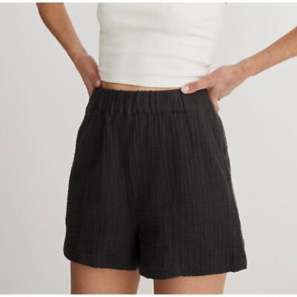 Madewell Lightspun Easy Pull On Shorts in XS and color black coal